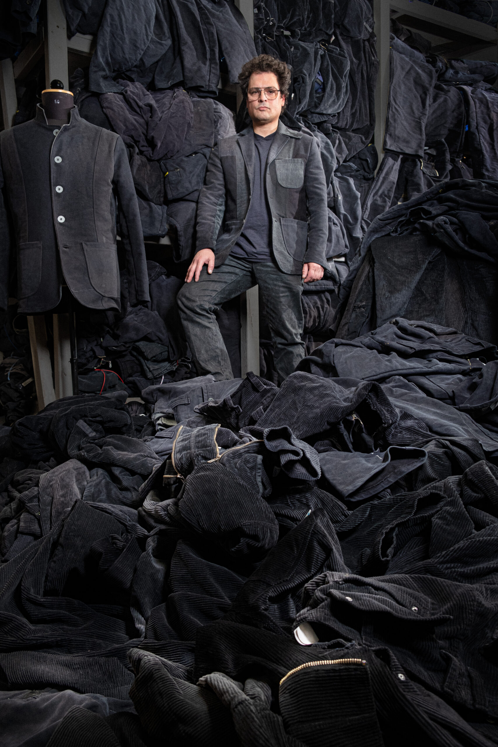 Portrait von Daniel Kroh - Upcycling Designer aus Berlin - fotografiert von Peter Westphal