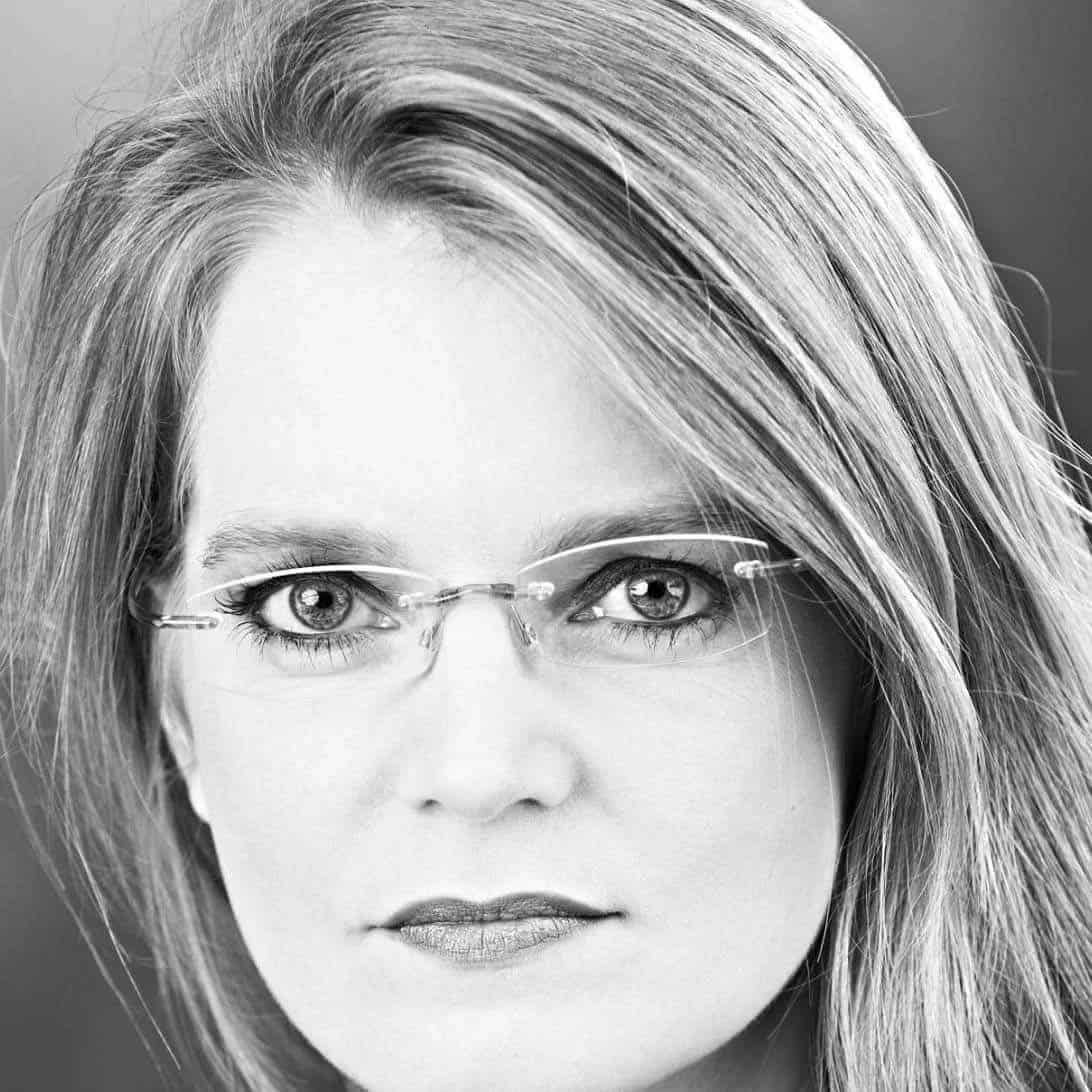 portrait angelika hirschler 2026
